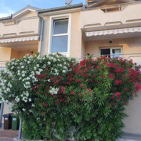 Apartments Zoretic Малинска Экстерьер фото